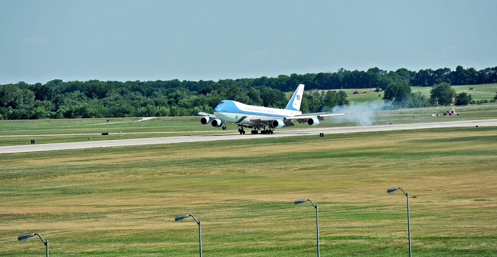 President Obama lands at Whiteman