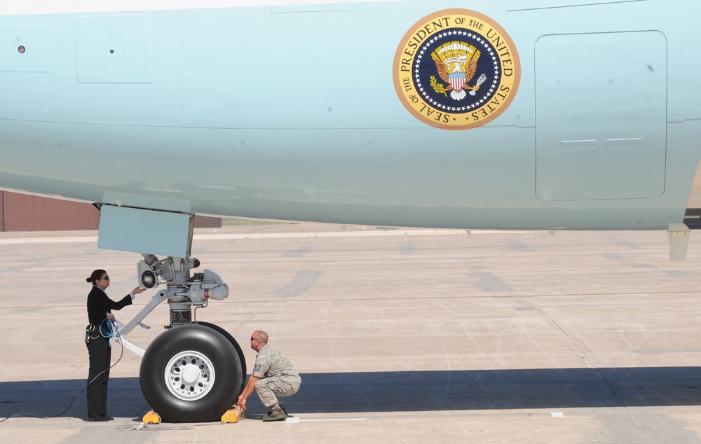 President Obama touches down at Whiteman