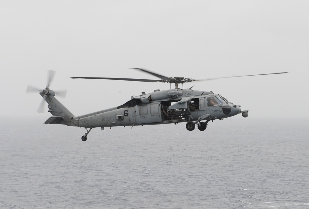 MH-60S Seahawk prepares for landing