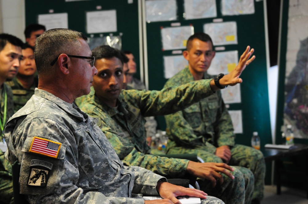 USARPAC leadership visits joint Singapore exercises