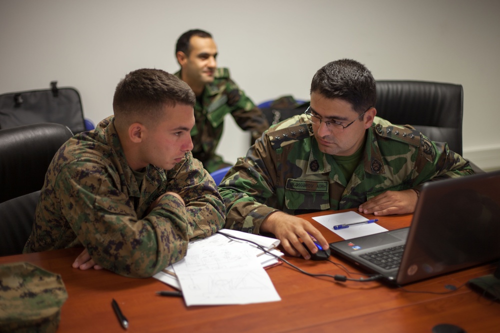 Azerbaijani Leaders Practice Combat Planning With BSRF-13