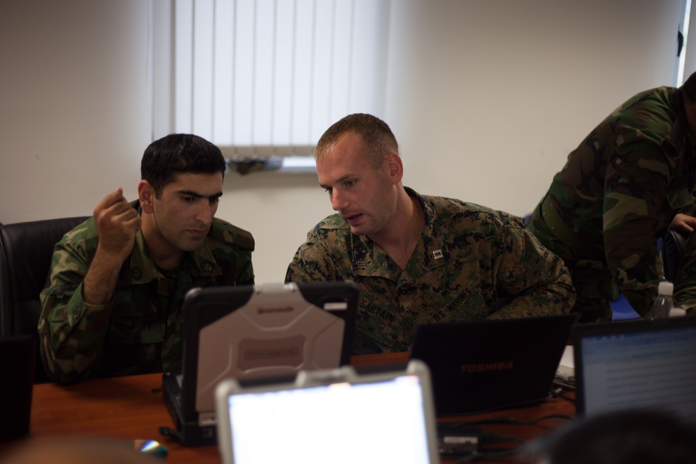 Azerbaijani Leaders Practice Combat Planning With BSRF-13