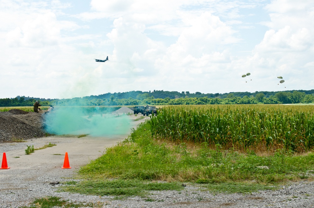 AMC commander vsits Rosecrans ANGB