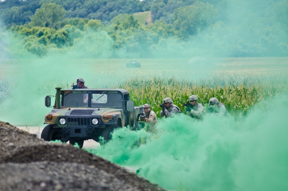 AMC commander vsits Rosecrans ANGB