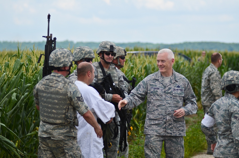AMC commander vsits Rosecrans ANGB