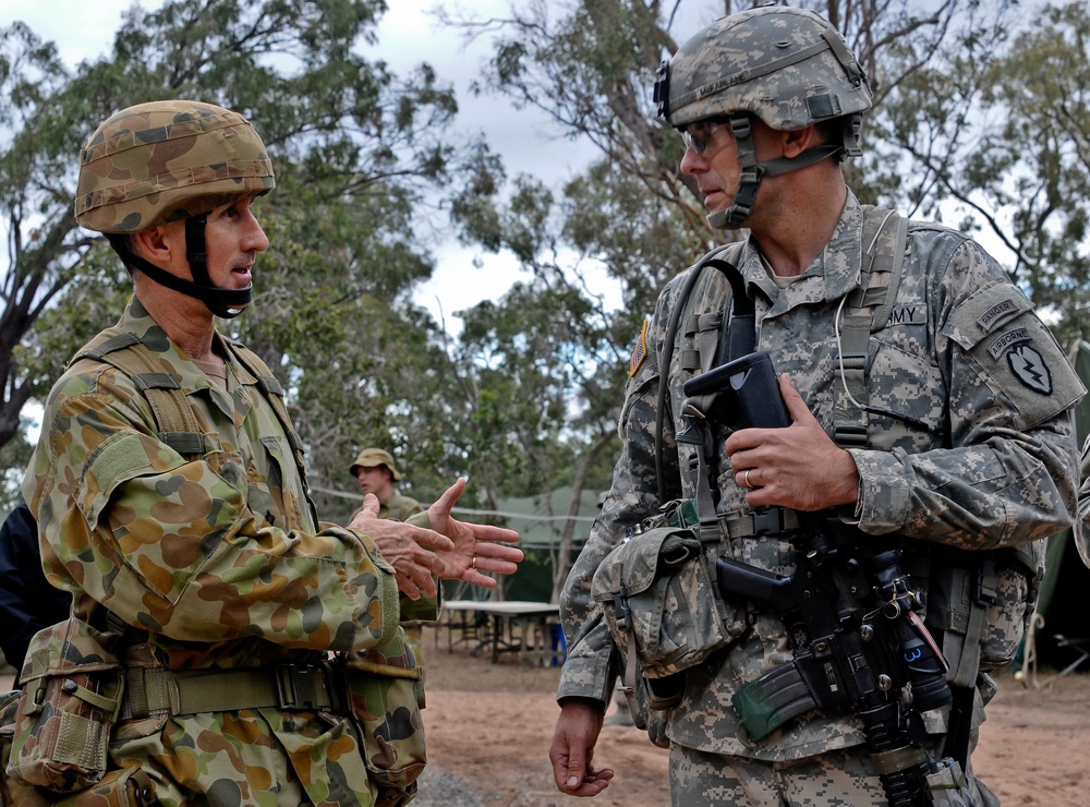 US and Australian Army battlefield commanders discuss military operations