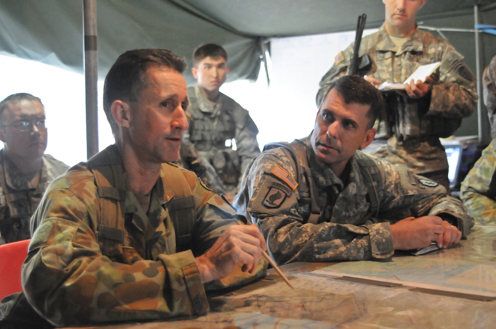 DVIDS - Images - A Army colonel and a Army major general receive an and intelligence brief [Image 12 of 13]
