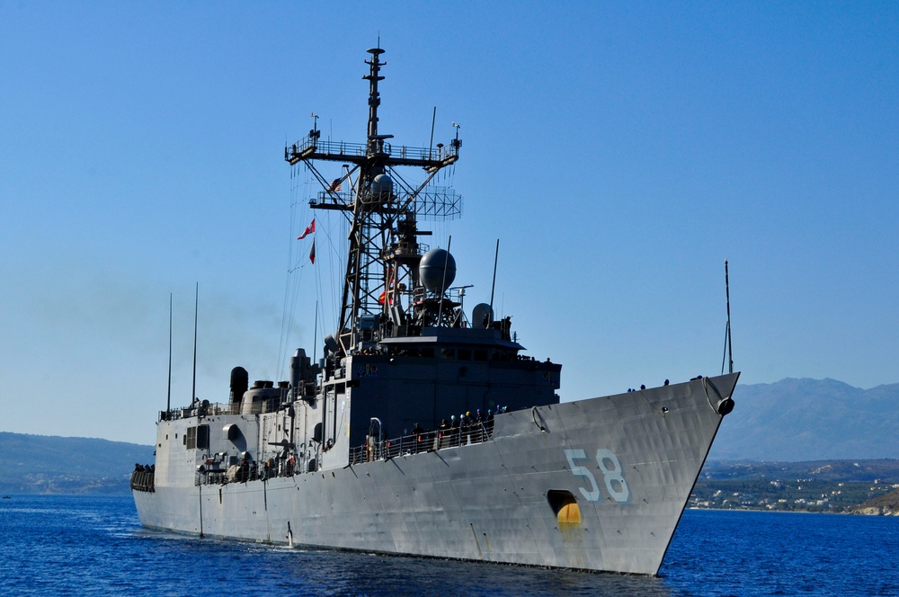 USS Samuel B. Roberts visits Greece