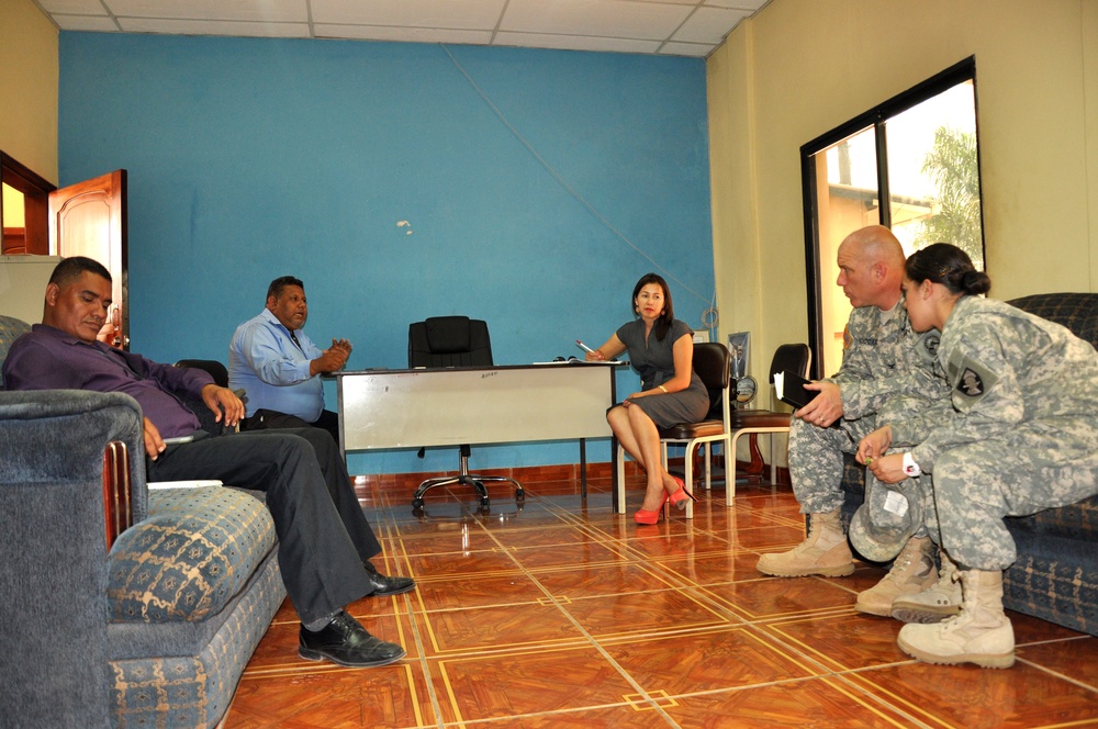 JTF-Bravo's commander meets with local leaders