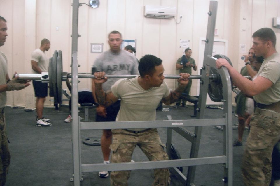 Deployed troops test their strength with 1,000-pound weightlifting competition