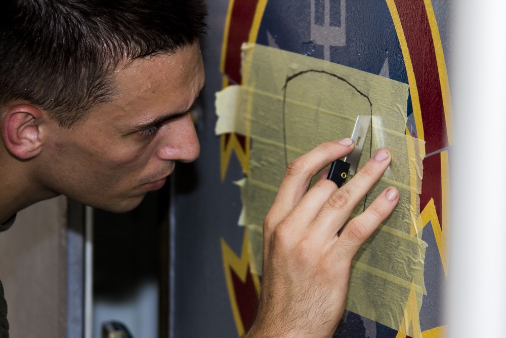 MEU emblem painting