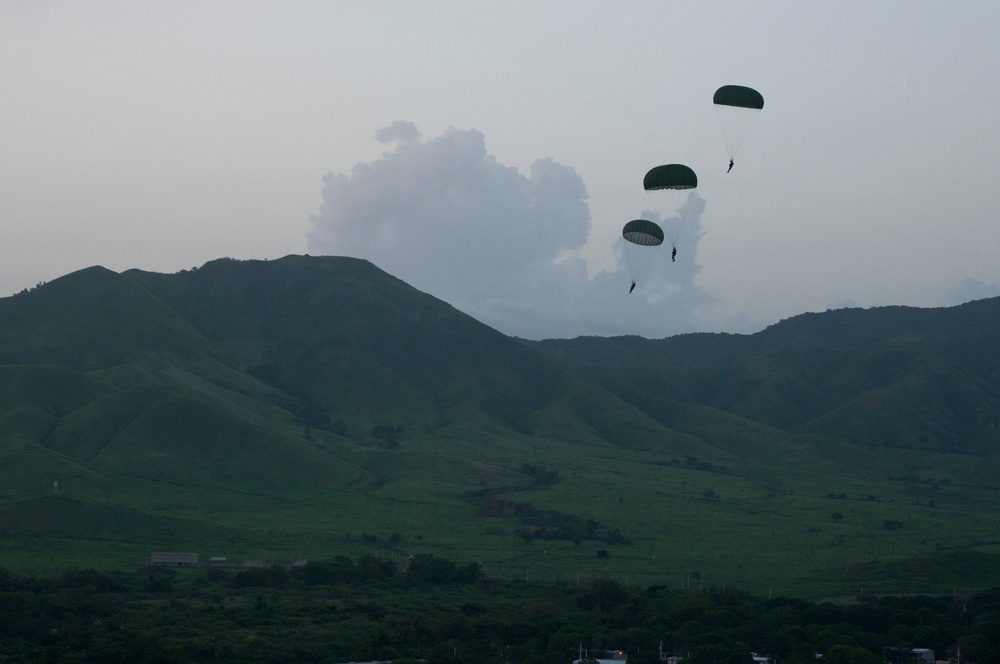 Rigger's pack, drop in Puerto Rico