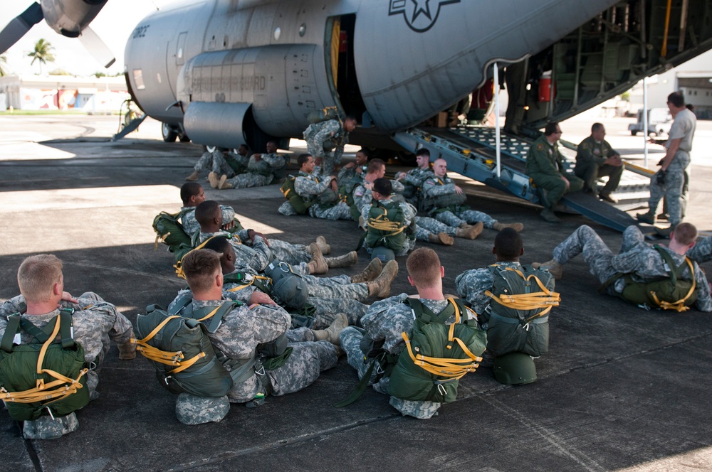 421st Quartermaster Company Riggers drop into Puerto Rico