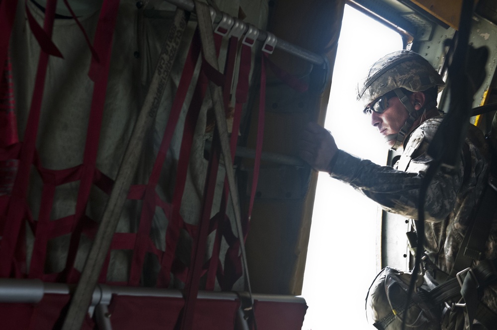 421st Quartermaster Company riggers drop into Puerto Rico