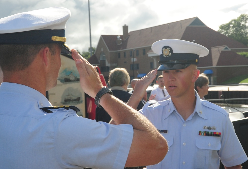 Grand Haven mayor welcomes Coast Guardsmen