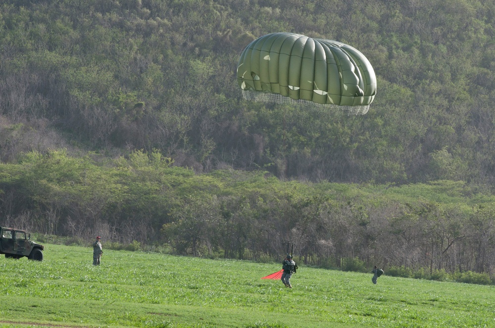 421st Quartermaster Company riggers hit the mark in Puerto Rico