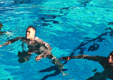 MRF-D Marines break barriers in Aussie fitness test