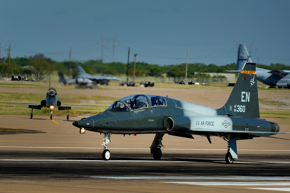T-38 Prepare for take off