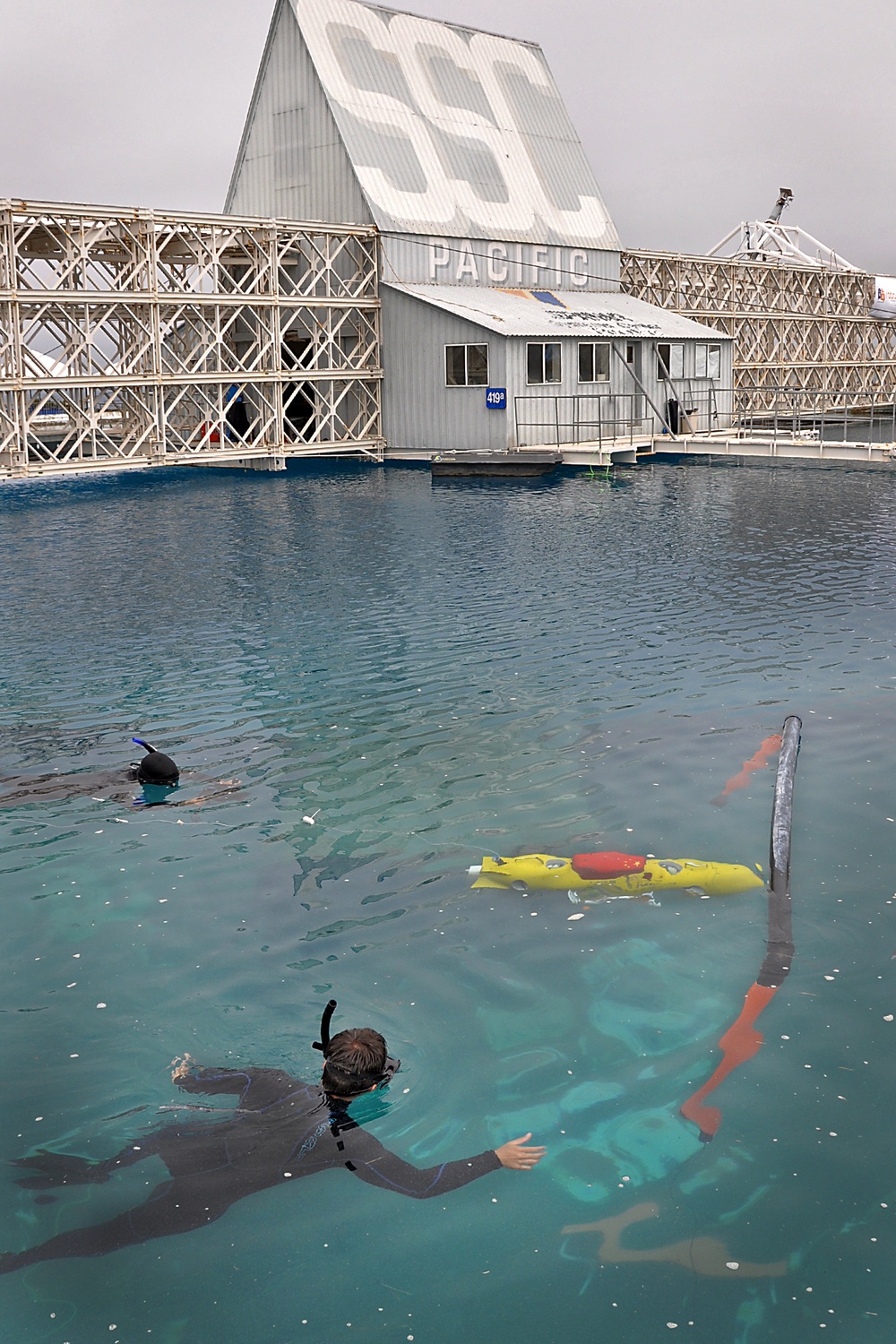 Navy Lab hosts underwater robotics competition
