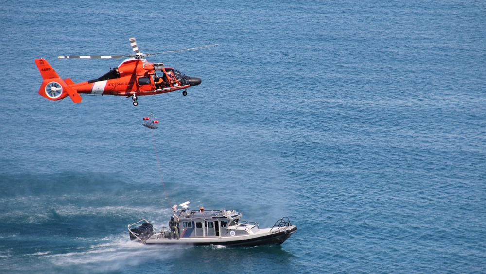 Air Station Detroit conducts hoist with CBP