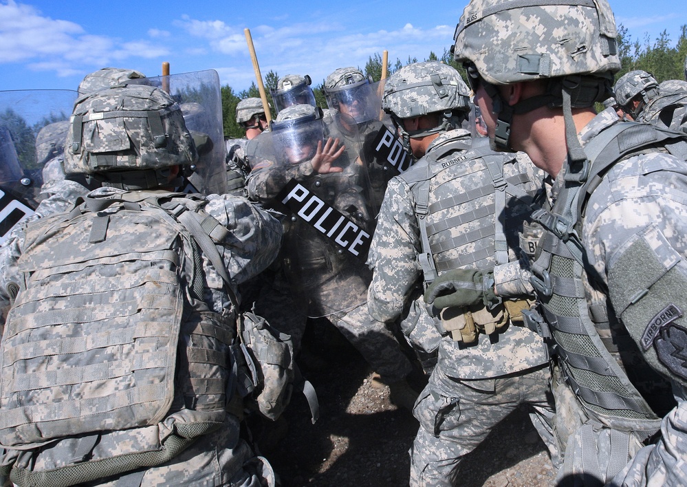 Alaska soldiers conduct civil disturbance training