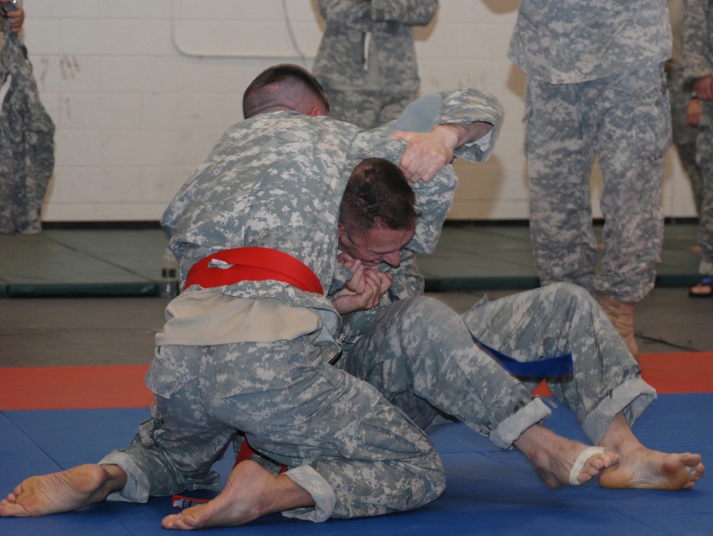 New York National Guard soldiers compete for combatives titles