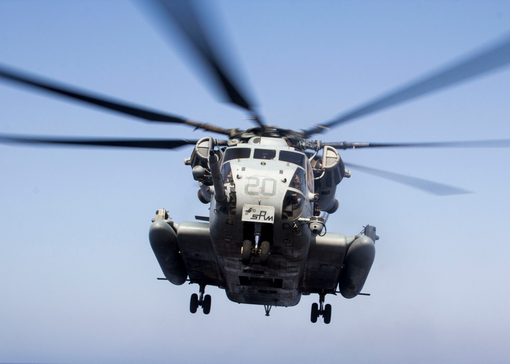 CH-53E flight deck ops