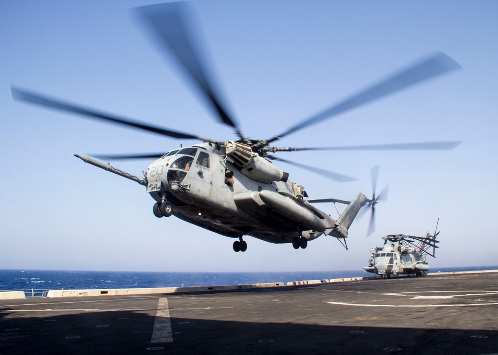 CH-53E flight deck ops