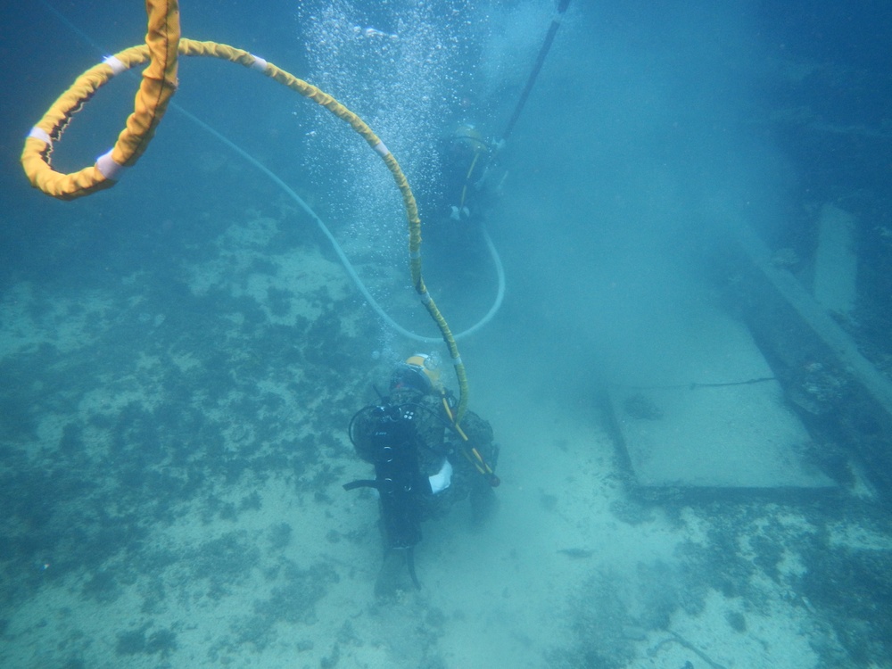 Underwater debris removal