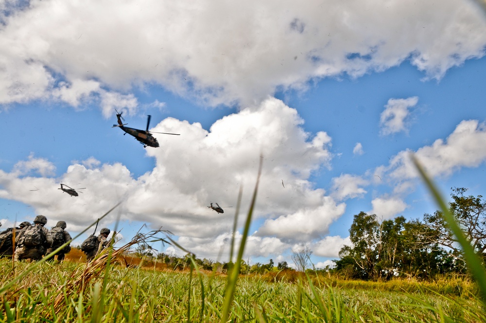 Spartan paratroopers at Talisman Saber 2013