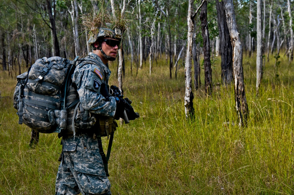 Spartan paratroopers at Talisman Saber 2013