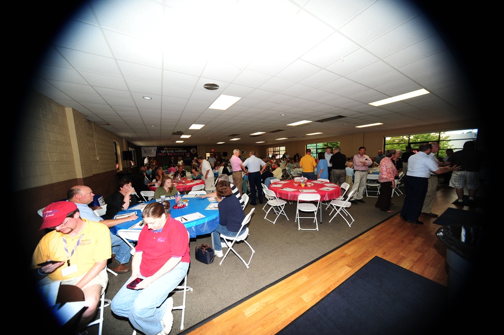 Coast Guard Festival retiree dinner