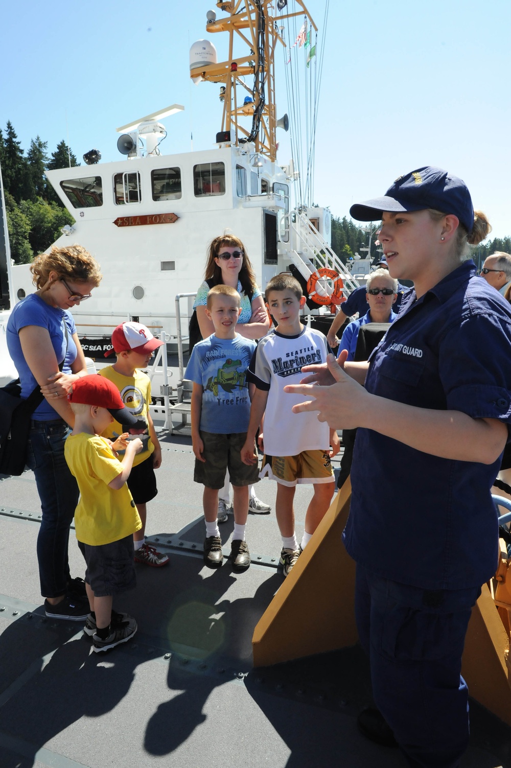 CGC Sea Devil hosts Fleet and Family children