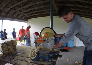 Marines, Volunteer Onslow improve Dixon Middle School