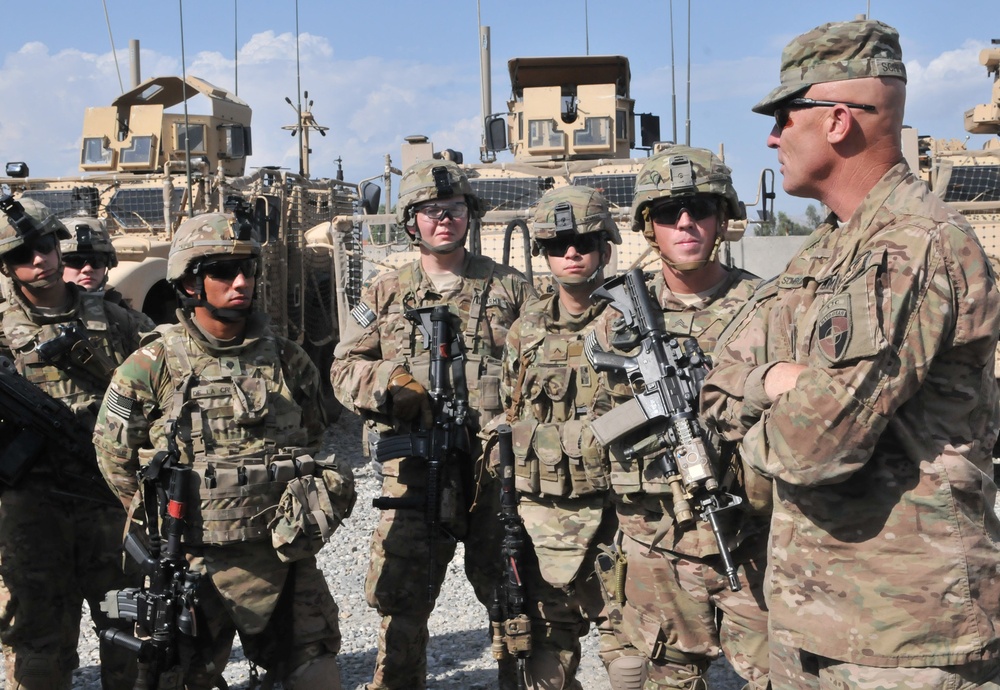 IJC CSM visits Dagger soldiers