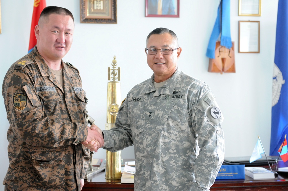 USARPAC DCG visits Mongolia during Khaan Quest 2013