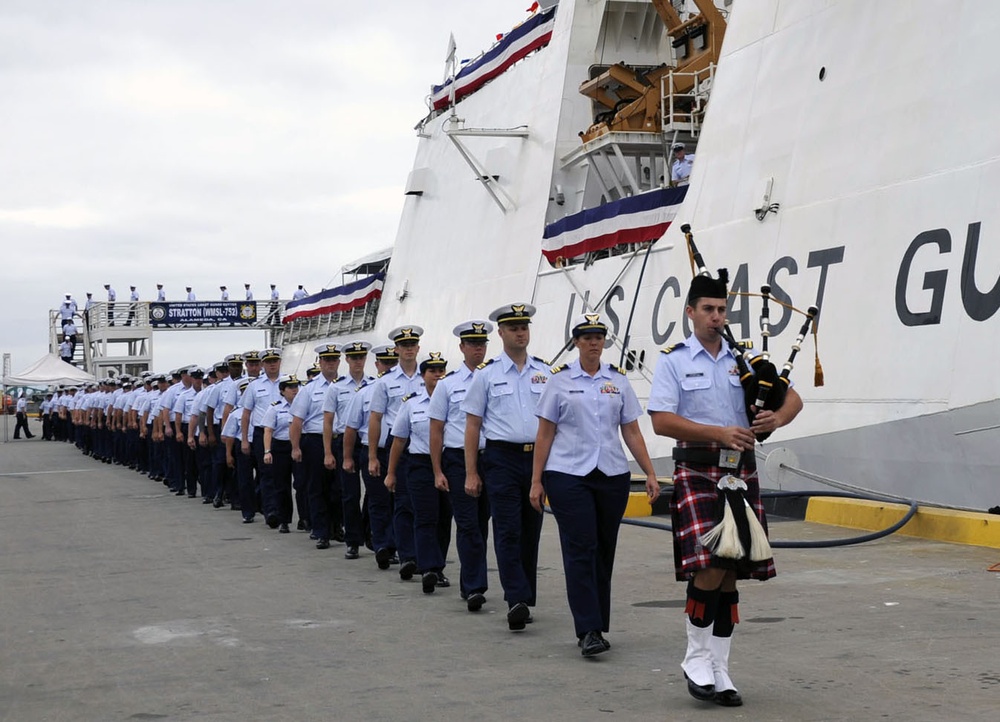 CGC Stratton receives new commanding officer