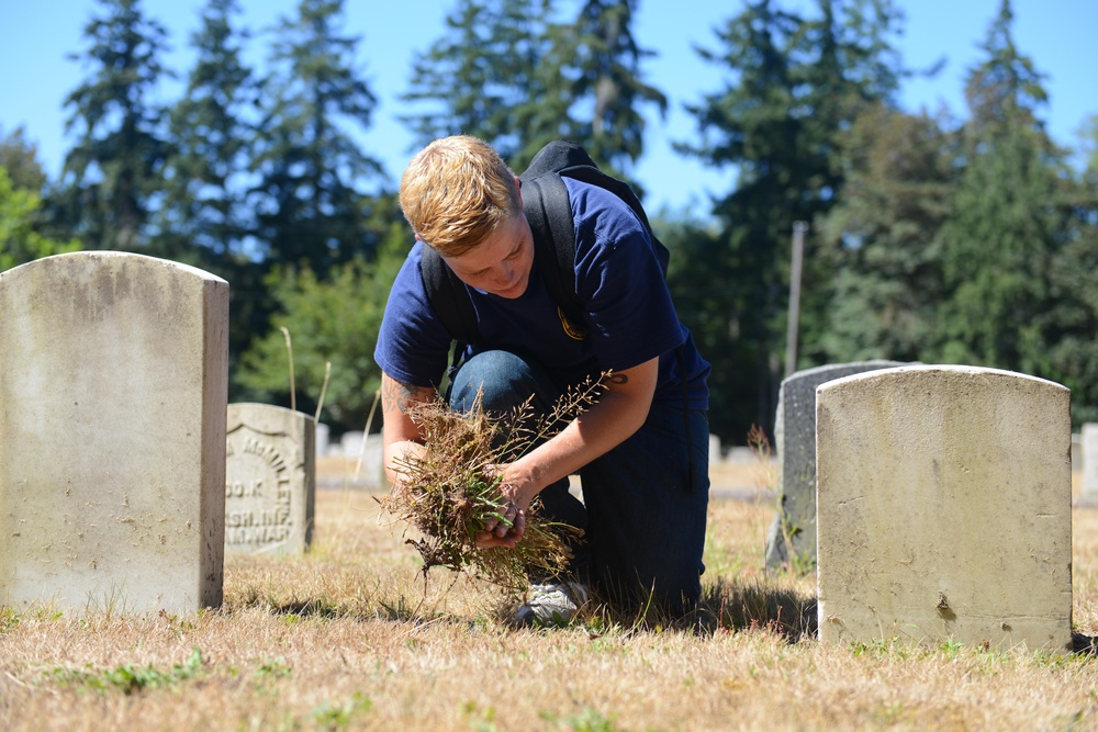 PACNORWEST CPO selectee cleans Washington veterans cemetery