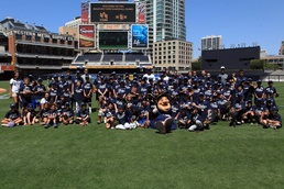 Padres give back to military children
