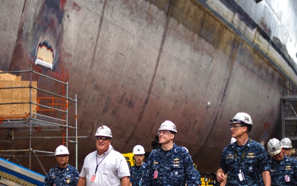 10th Fleet commander visits Stennis