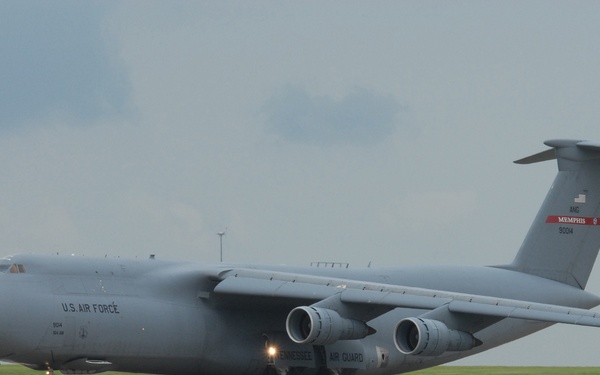 Tennessee Air National Guard C-5A No. 69-0014 taxis for final departure