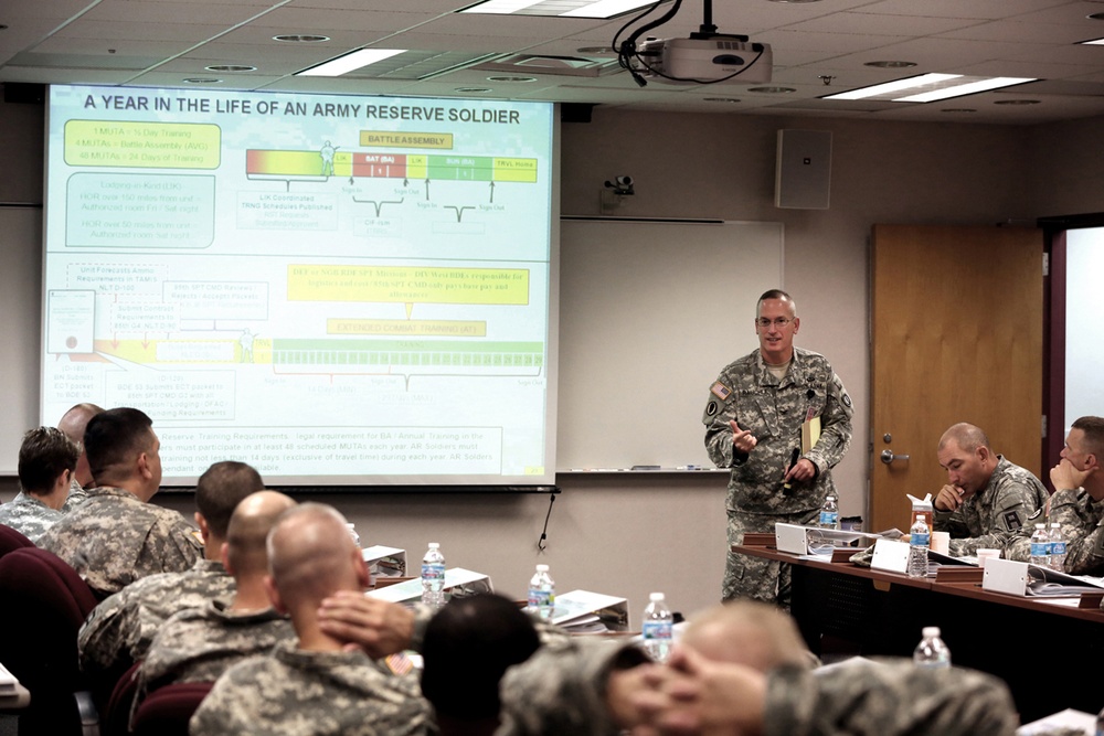 85th Support Command hosts First Army, Division-West command team Army Reserve orientation brief