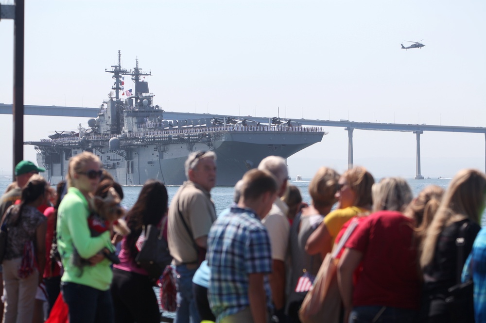 13th Marine Expeditionary Unit departs for deployment