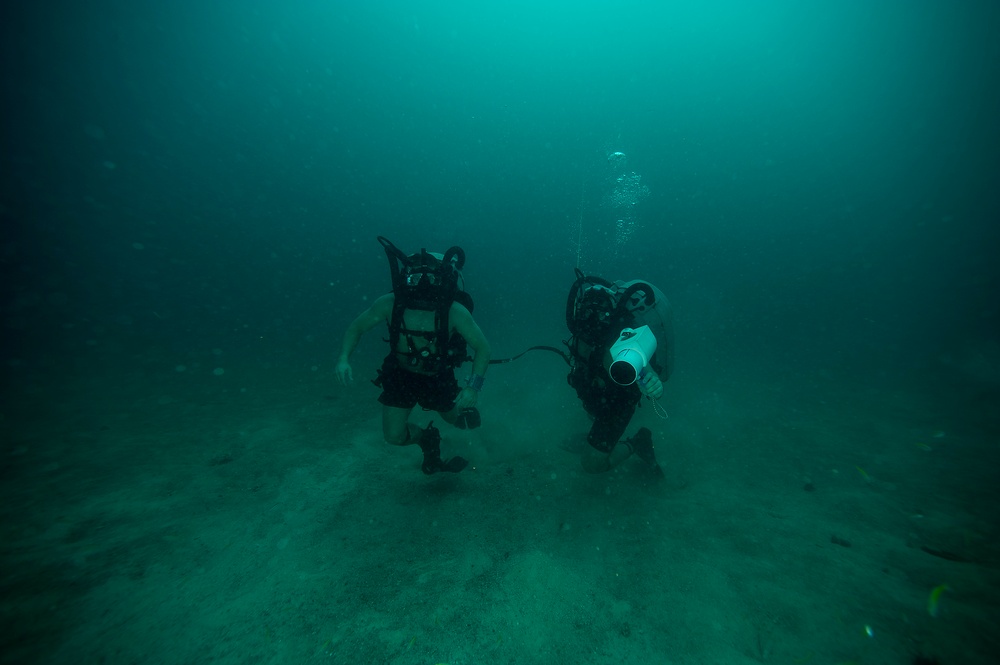 MK-16 rebreather training