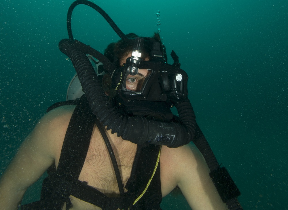 MK-16 training dive training