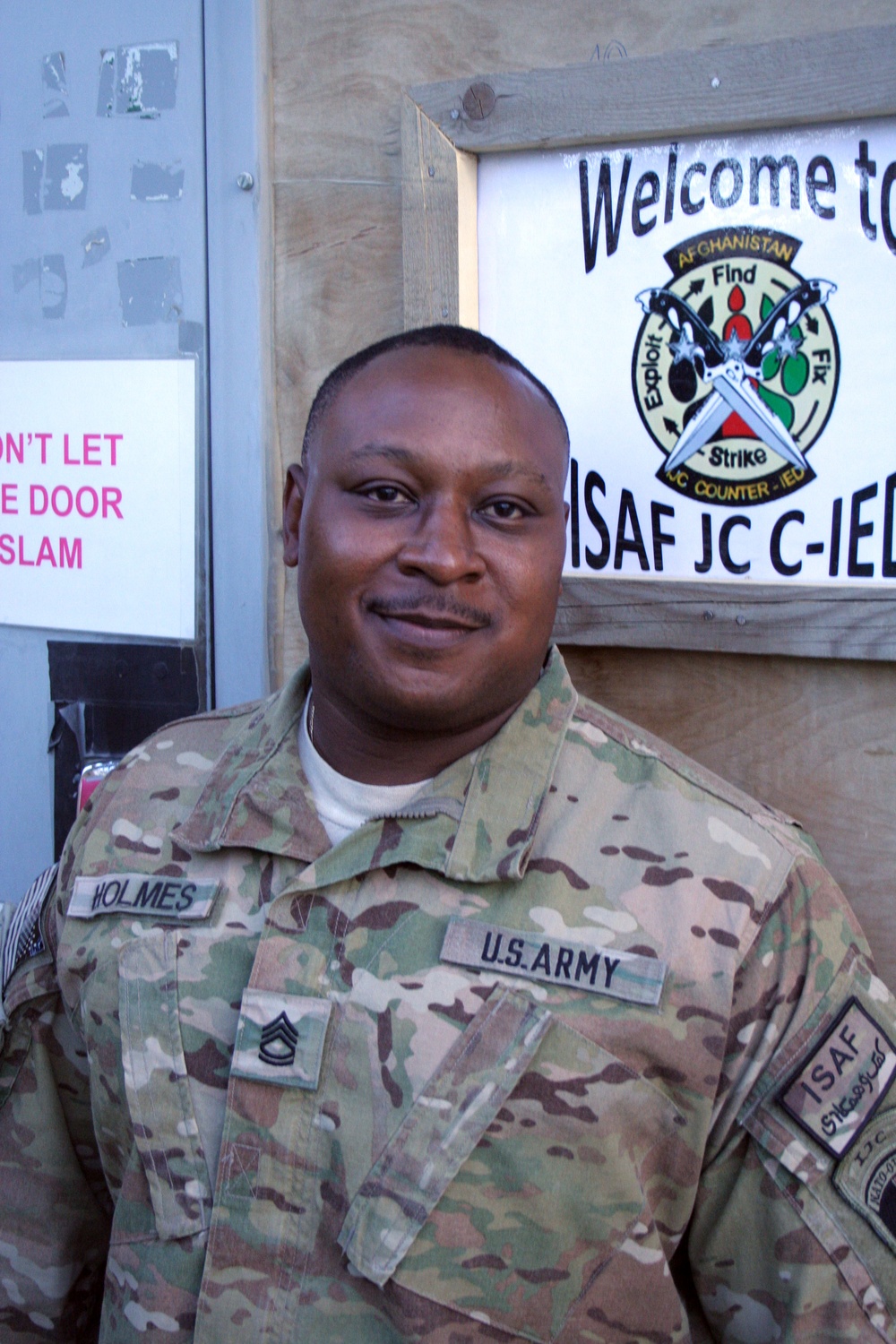 Soldier Spotlight: Sgt. 1st Class Ramone T. Holmes, Company A, Headquarters and Headquarters Battalion, III Corps