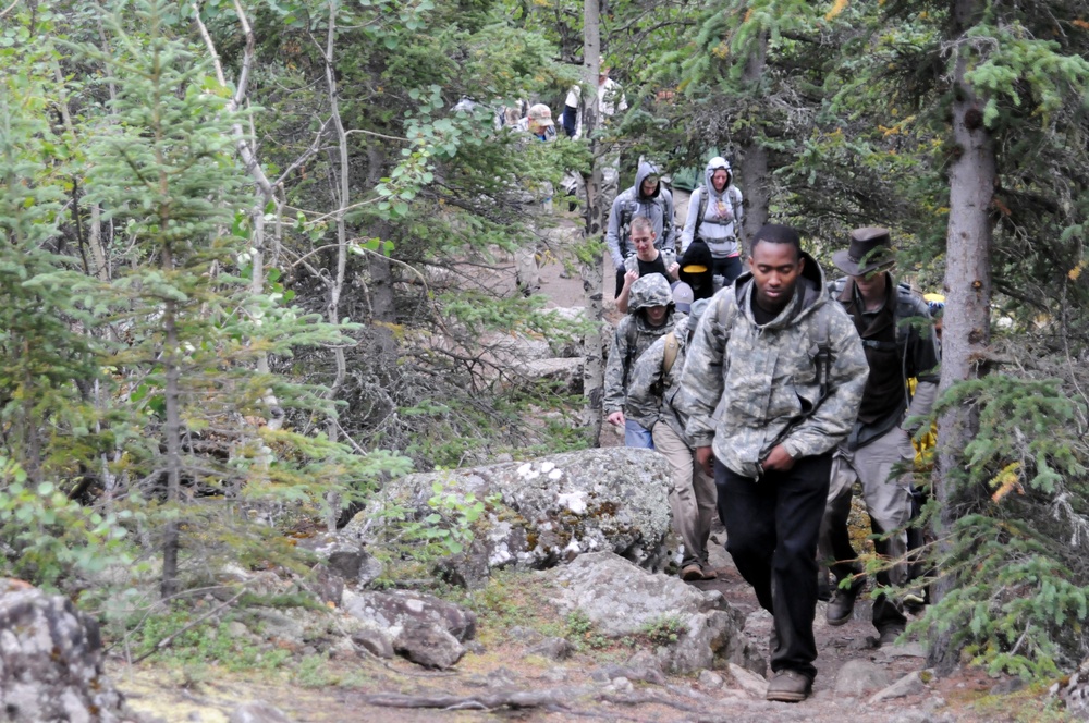 Spartan paratroopers hike Crow Pass
