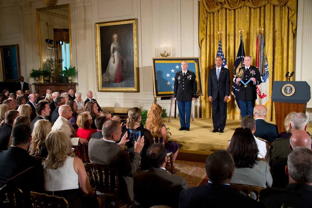 Staff Sgt. Ty Carter receives Medal of Honor