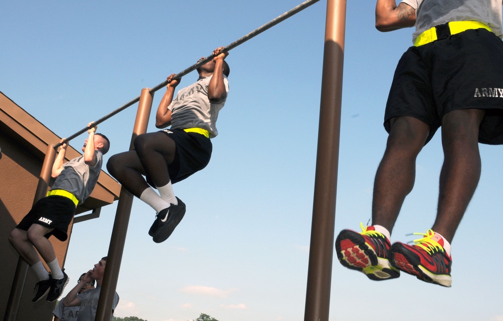 Soldiers stay physically fit in nature’s gym