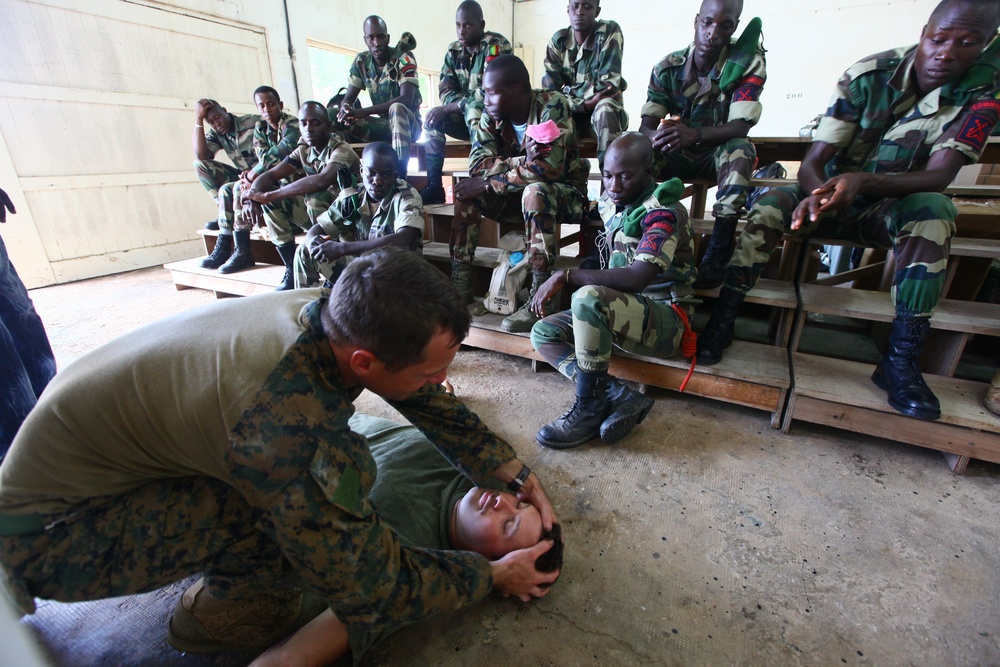 Special-Purpose Marine Air-Ground Task Force Africa 13 provides maritime training to Senegalese Commandos